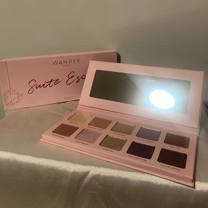 Eyeshadow Palette. !! Bundle Discount: Buy 3+ items and get 30% off !!